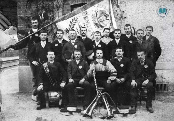 1895